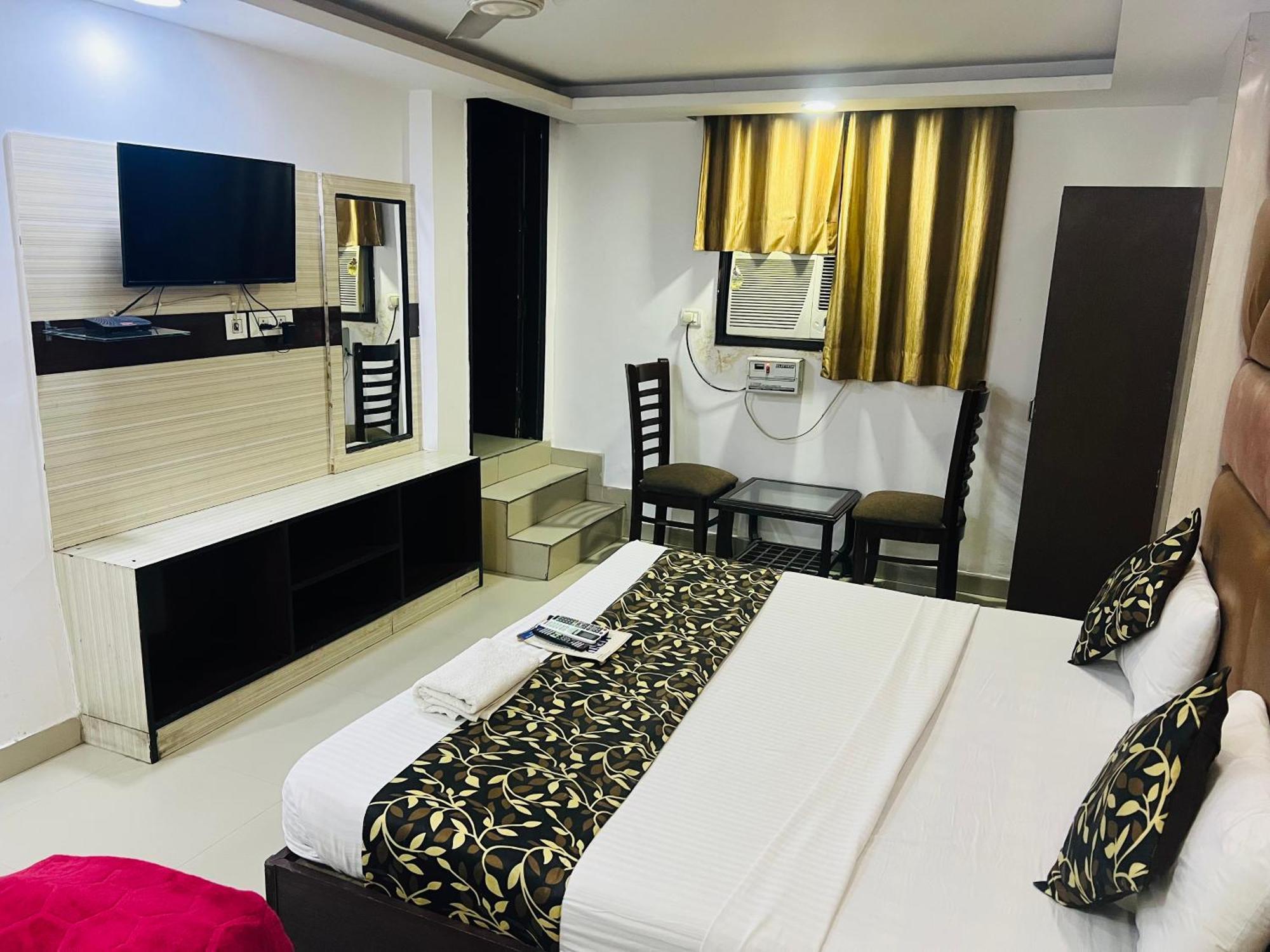 Hotel New Delhi Bagian luar foto