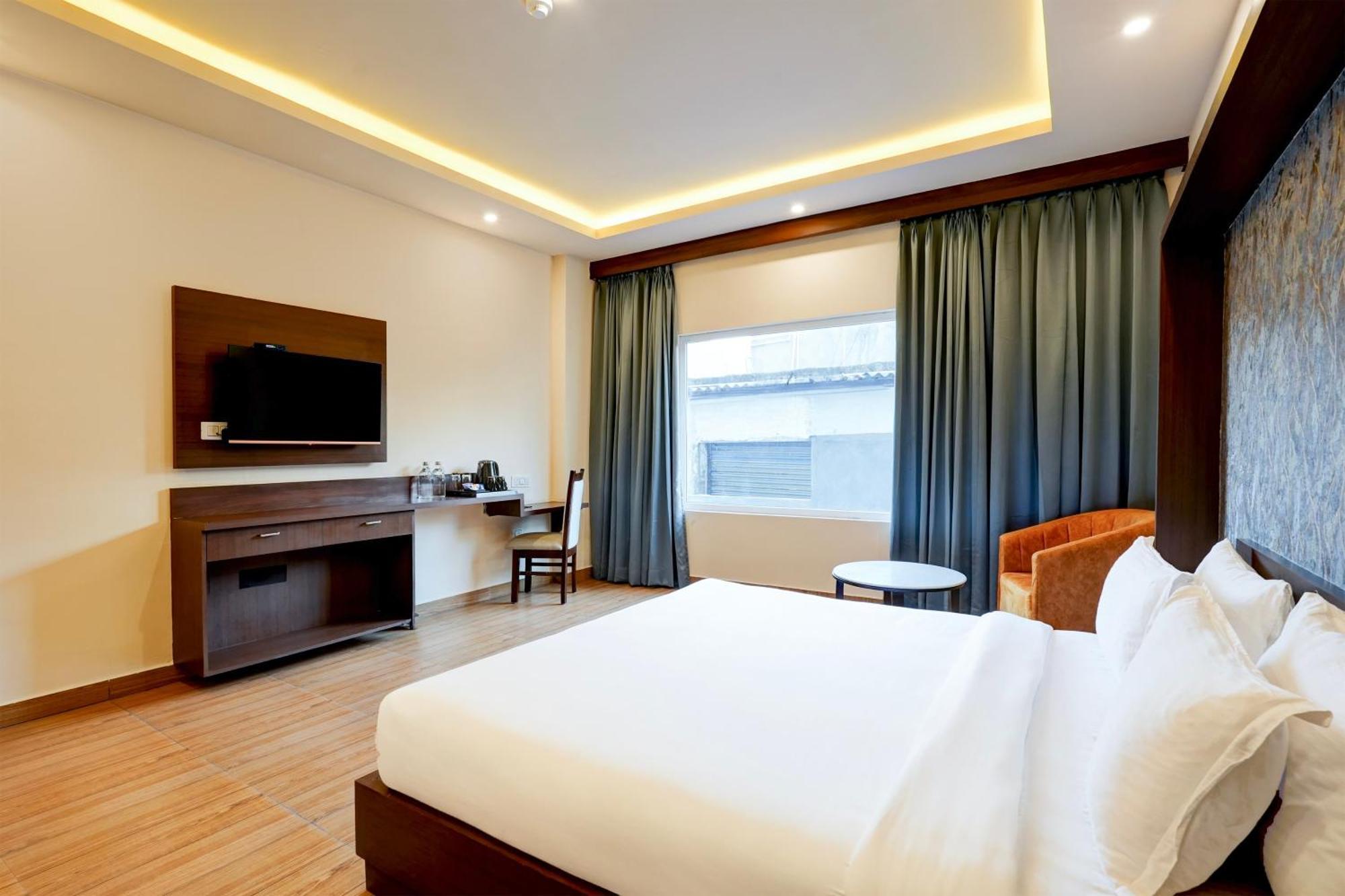 Hotel New Delhi Bagian luar foto