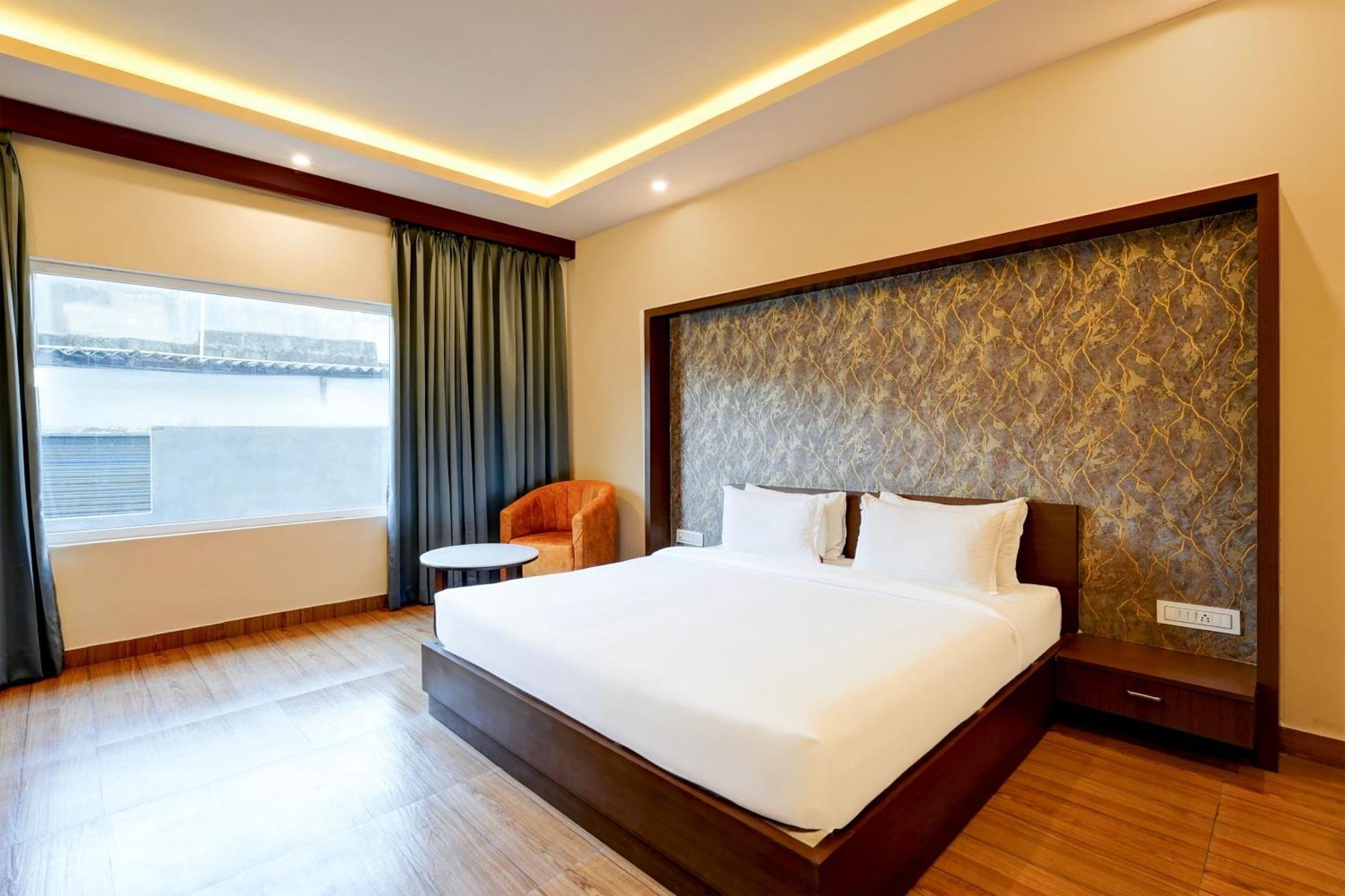 Hotel New Delhi Bagian luar foto